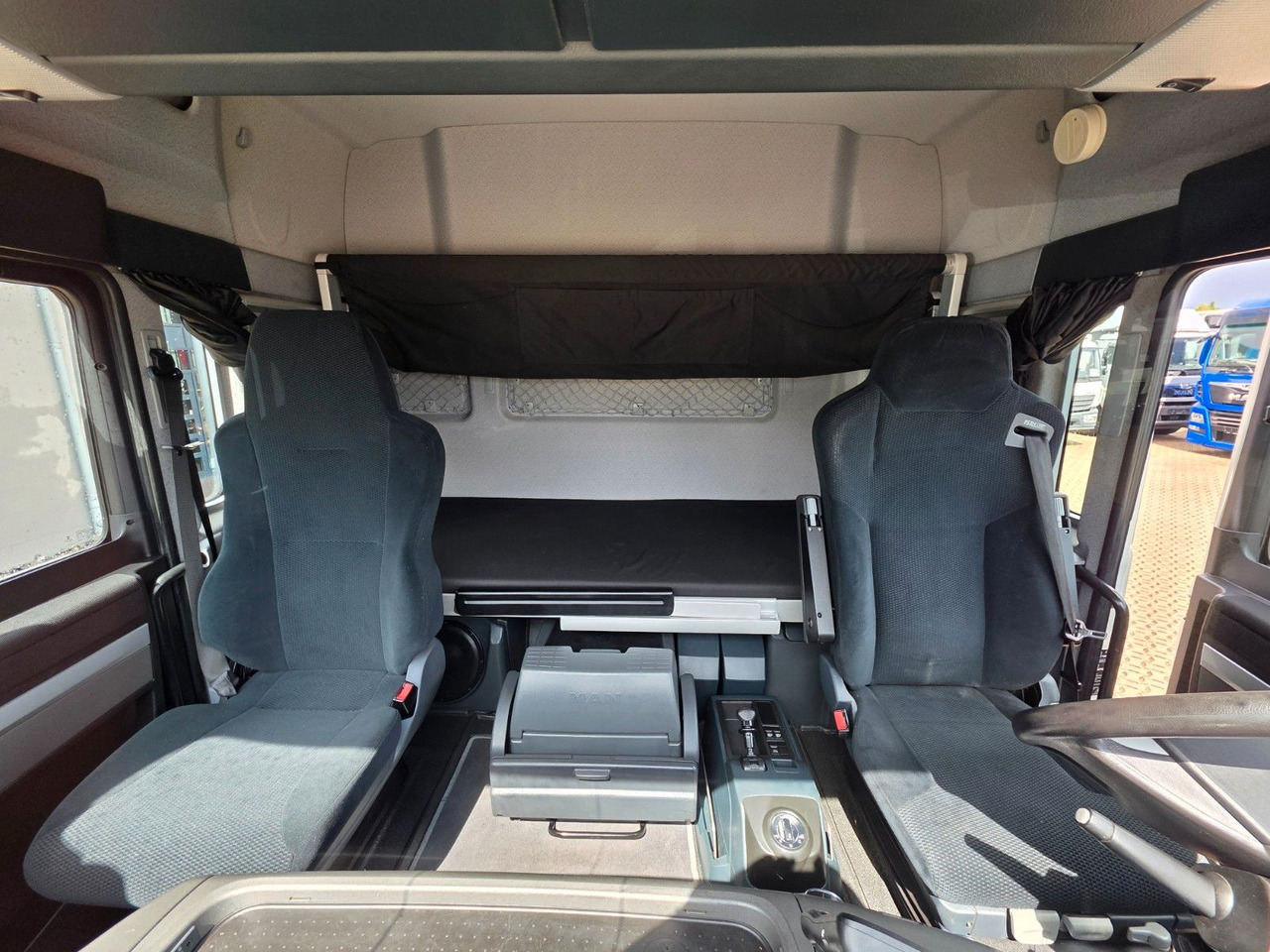 Tractor MAN TGX 18.400 4x2 LLS-U / ZF Intarder / Hubkupplung: foto 19