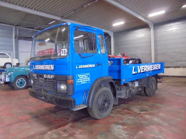 DAF 1300 DNTD - Camião de caixa aberta/ Plataforma: foto 1 DAF 1300 DNTD - Camião de caixa aberta/ Plataforma: foto 1