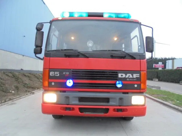 Carro de bombeiro DAF 65.210: foto 12