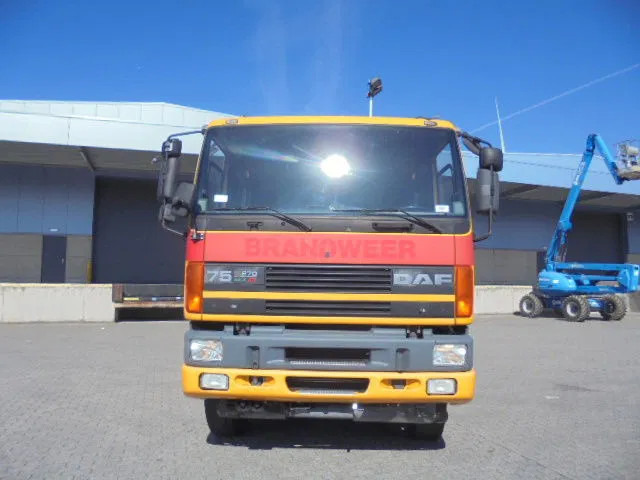 DAF 75.270 ATI 4X4 NL TRUCK - Carro de bombeiro: foto 2 DAF 75.270 ATI 4X4 NL TRUCK - Carro de bombeiro: foto 2