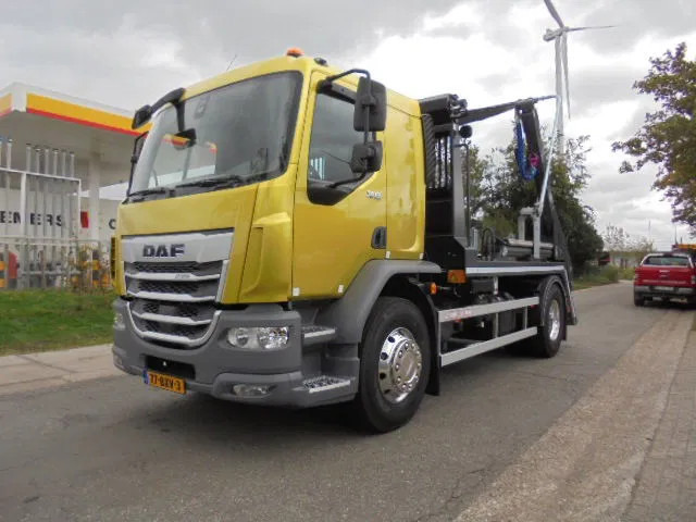 DAF XD XB 290 NIEUW MET FABRIEKS GARANTIE - Camião multibenne: foto 1 DAF XD XB 290 NIEUW MET FABRIEKS GARANTIE - Camião multibenne: foto 1