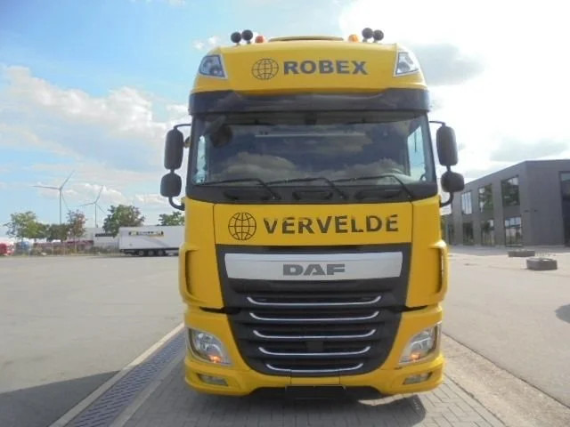 DAF XF 510 FAR 6X2 - Camião de caixa aberta/ Plataforma: foto 2 DAF XF 510 FAR 6X2 - Camião de caixa aberta/ Plataforma: foto 2