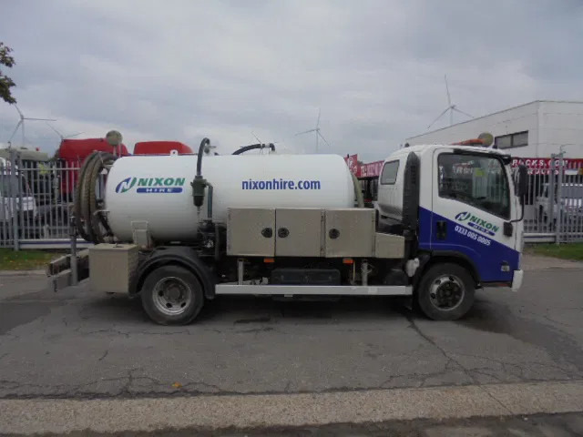 Isuzu N75.190 - Caminhão limpa fossa: foto 4 Isuzu N75.190 - Caminhão limpa fossa: foto 4