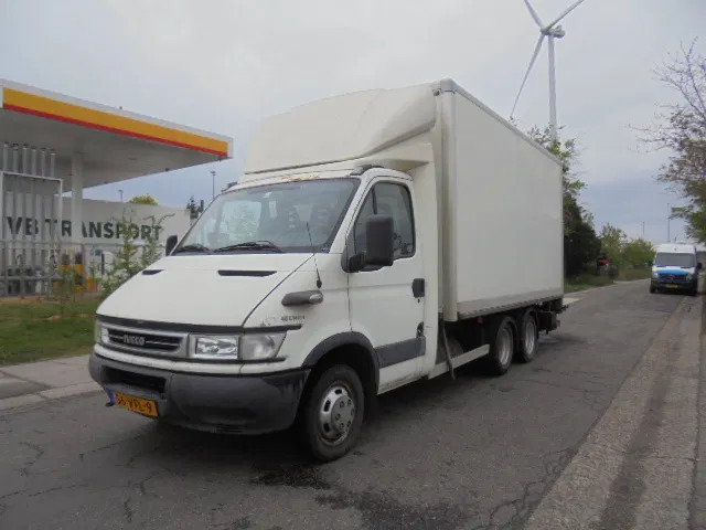 Iveco Daily 40 C14 HPI TREKKER OPLEGGER - Carrinha de contentor, Carrinha cabine dupla: foto 1 Iveco Daily 40 C14 HPI TREKKER OPLEGGER - Carrinha de contentor, Carrinha cabine dupla: foto 1