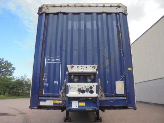 Krone SD NL KENTEKEN BPW TROMMEL ASSEN 35 IN STOCK - Semi-reboque de lona: foto 2 Krone SD NL KENTEKEN BPW TROMMEL ASSEN 35 IN STOCK - Semi-reboque de lona: foto 2