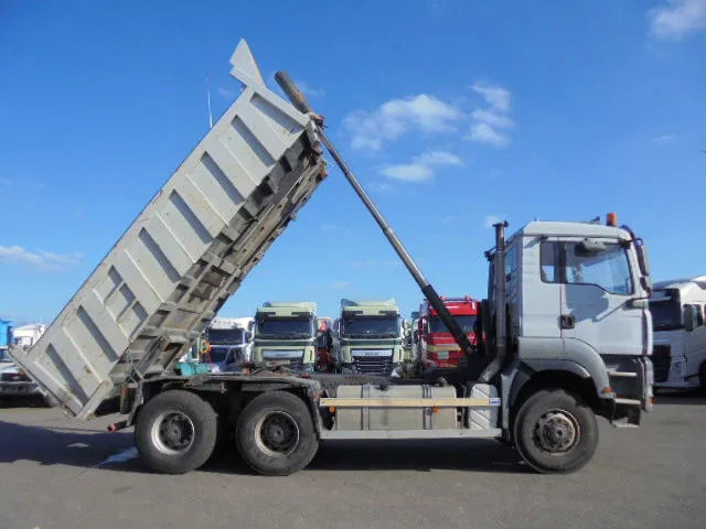 Camião basculante MAN TGA 26.430 BBS 6X6 KIEPER /TRACTOR: foto 11