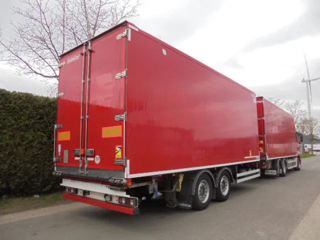 MAN TGX 26.500 XXL + RETARDER + FRC 2026 - Camião frigorífico: foto 4 MAN TGX 26.500 XXL + RETARDER + FRC 2026 - Camião frigorífico: foto 4