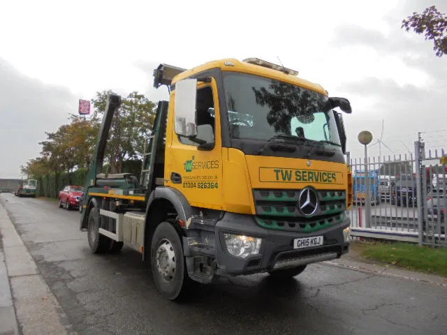 Mercedes-Benz Antos 1824 4X2 - Camião com sistema de cabo: foto 3 Mercedes-Benz Antos 1824 4X2 - Camião com sistema de cabo: foto 3