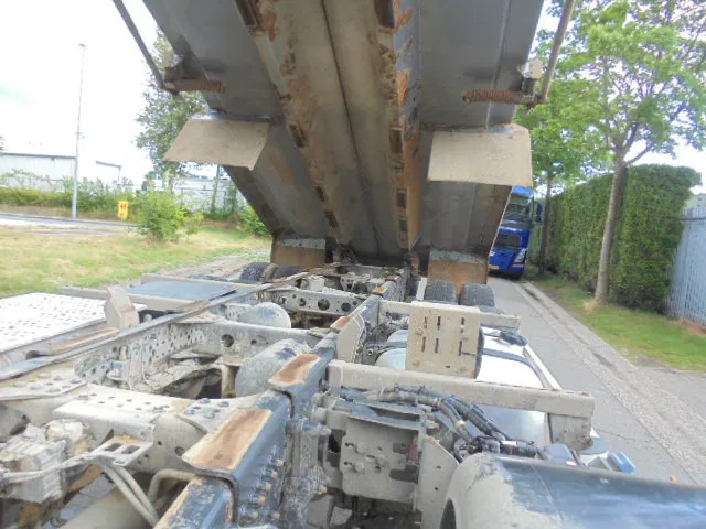 Camião basculante Mercedes-Benz Arocs 3340 8X4: foto 12