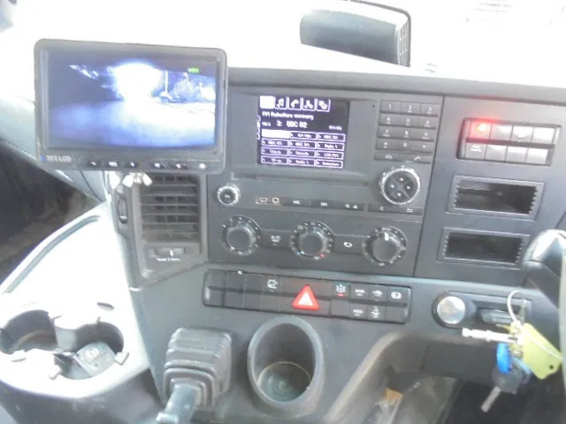 Camião basculante Mercedes-Benz Arocs 3340 8X4: foto 15