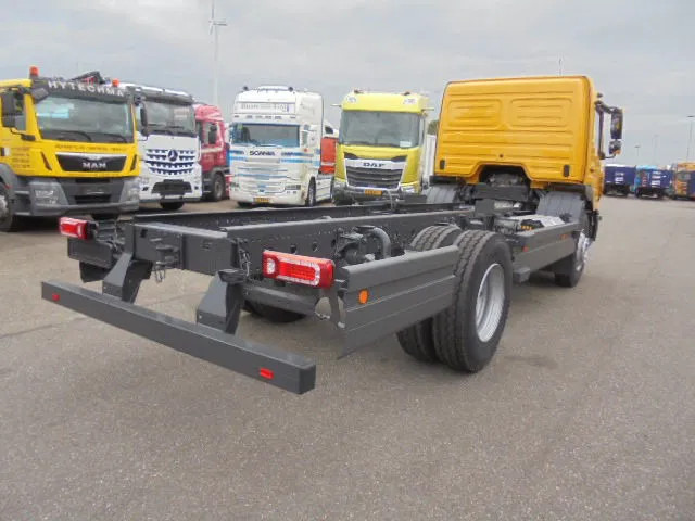 Mercedes-Benz Atego 1518 NEW DEMO MET FABRIEKS GARANTIE - Camião chassi: foto 4 Mercedes-Benz Atego 1518 NEW DEMO MET FABRIEKS GARANTIE - Camião chassi: foto 4