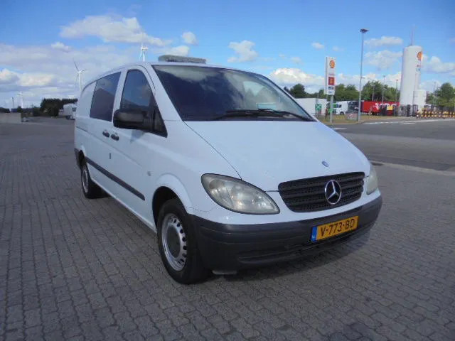 Mercedes-Benz Vito 110 NL - Furgão compacto, Carrinha cabine dupla: foto 3 Mercedes-Benz Vito 110 NL - Furgão compacto, Carrinha cabine dupla: foto 3