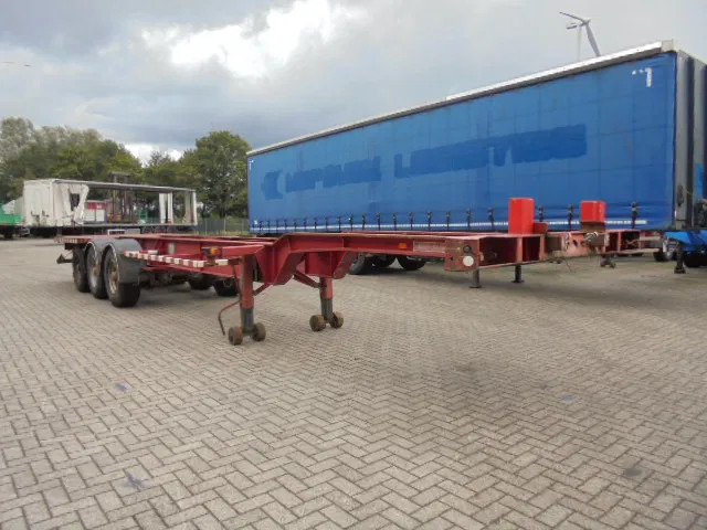 Netam-Fruehauf OCCR 36 324 - Semi-reboque transportador de contêineres/ Caixa móvel: foto 3 Netam-Fruehauf OCCR 36 324 - Semi-reboque transportador de contêineres/ Caixa móvel: foto 3