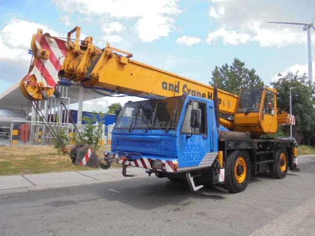 PPM ATT 350 4X4X4 - Grua todo o terreno: foto 1 PPM ATT 350 4X4X4 - Grua todo o terreno: foto 1