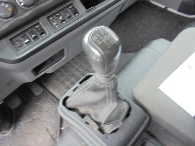 Camião frigorífico Renault D 6.5 150 NL TRUCK: foto 14 Camião frigorífico Renault D 6.5 150 NL TRUCK: foto 14