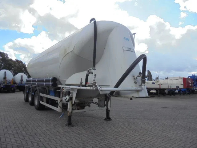 SPITZER BP SF 50 - Semi-reboque cisterna: foto 3 SPITZER BP SF 50 - Semi-reboque cisterna: foto 3