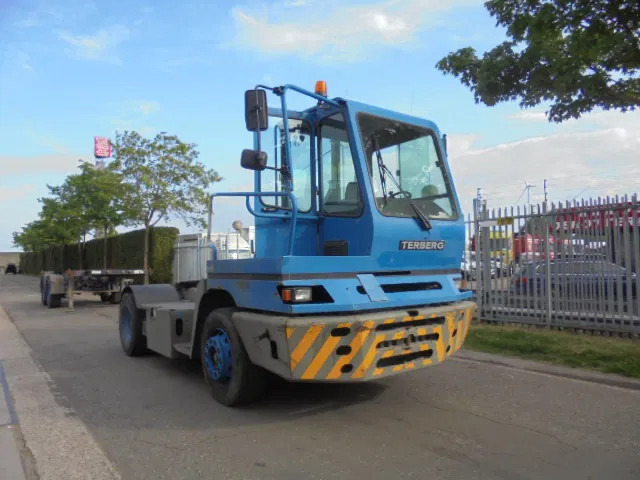 Terberg YT 182 + REGISTRATION - Tractor de terminal: foto 3 Terberg YT 182 + REGISTRATION - Tractor de terminal: foto 3