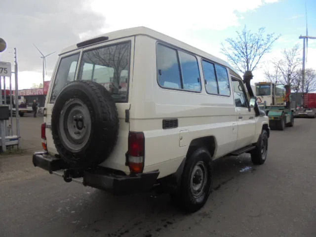 Toyota Land Cruiser HZJ78L 4WD EXPORT OUT EU ONLY - SUV: foto 5 Toyota Land Cruiser HZJ78L 4WD EXPORT OUT EU ONLY - SUV: foto 5