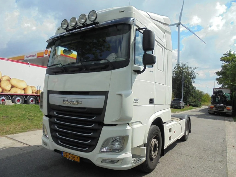 DAF XF 440 - Tractor: foto 1 DAF XF 440 - Tractor: foto 1
