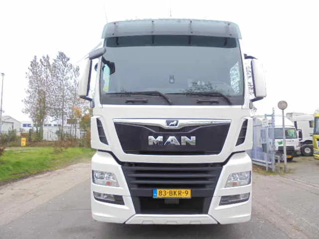 MAN TGX 26.500 XXL 6X2 SMART TACHO 20X IN STOCK - Tractor: foto 2 MAN TGX 26.500 XXL 6X2 SMART TACHO 20X IN STOCK - Tractor: foto 2