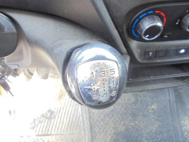 Veículo comercial Iveco Daily 35C14: foto 14