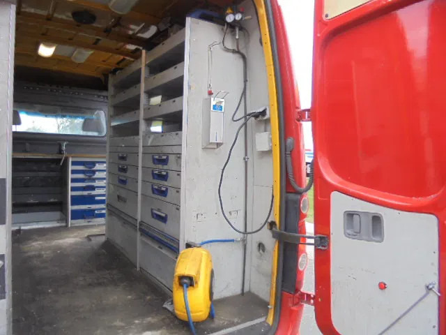 Volkswagen Crafter 35 BESTEL L2 H2 2.5 TDI 80 KW SERVICE CAR COMPLEET - Furgão: foto 1 Volkswagen Crafter 35 BESTEL L2 H2 2.5 TDI 80 KW SERVICE CAR COMPLEET - Furgão: foto 1