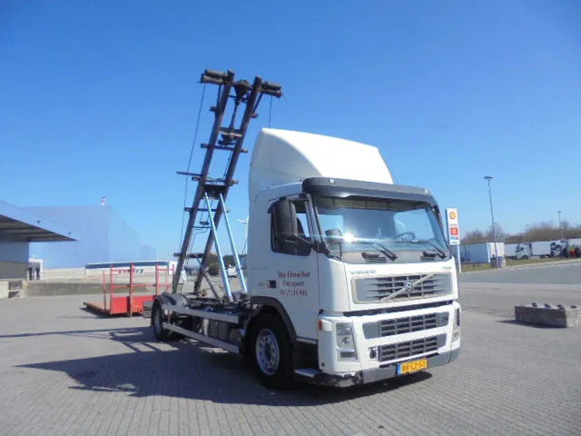 Volvo FM 260 MANUAL GEAR NL TRUCK - Camião com sistema de cabo: foto 3 Volvo FM 260 MANUAL GEAR NL TRUCK - Camião com sistema de cabo: foto 3