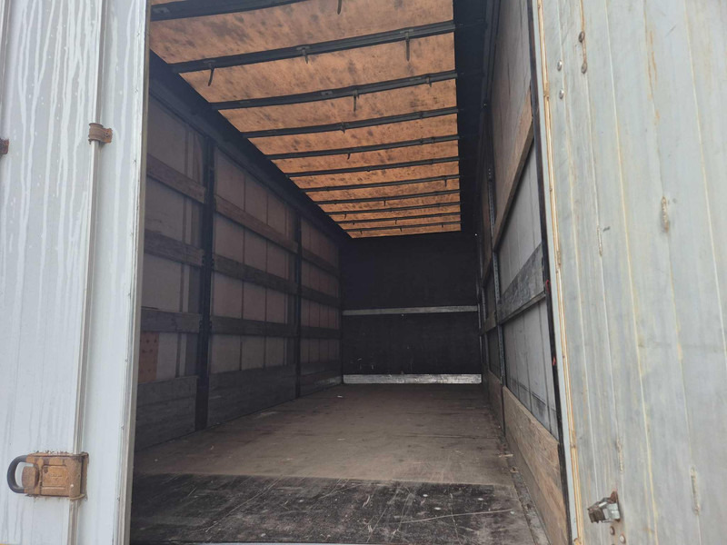 Camião de lona DAF LF 12.180: foto 7