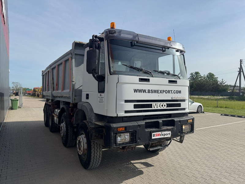 Iveco Trakker 410E42, manual pump - Camião basculante: foto 3 Iveco Trakker 410E42, manual pump - Camião basculante: foto 3