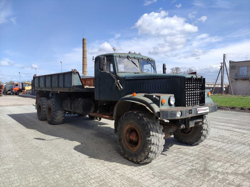 KRAZ 255 B 6x6 flatbed truck - Camião de caixa aberta/ Plataforma: foto 2 KRAZ 255 B 6x6 flatbed truck - Camião de caixa aberta/ Plataforma: foto 2