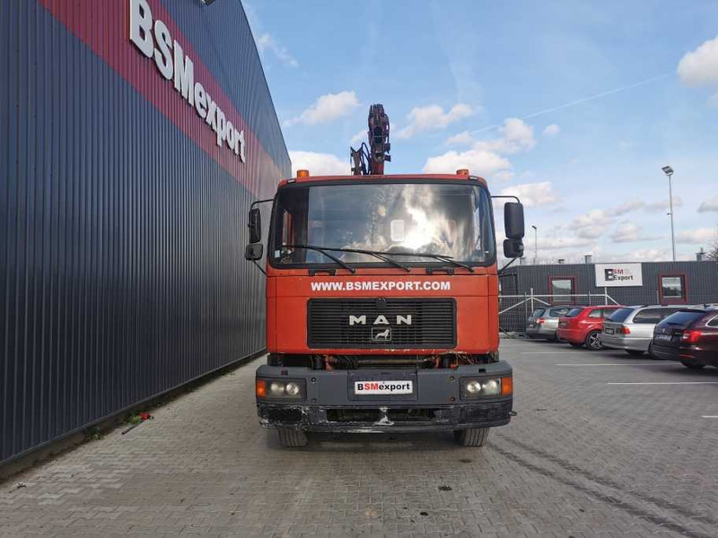 MAN 25.422 flatbed truck - Camião de caixa aberta/ Plataforma, Camião grua: foto 2 MAN 25.422 flatbed truck - Camião de caixa aberta/ Plataforma, Camião grua: foto 2
