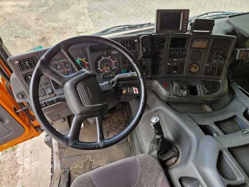 Caminhão limpa fossa Scania P94G: foto 20