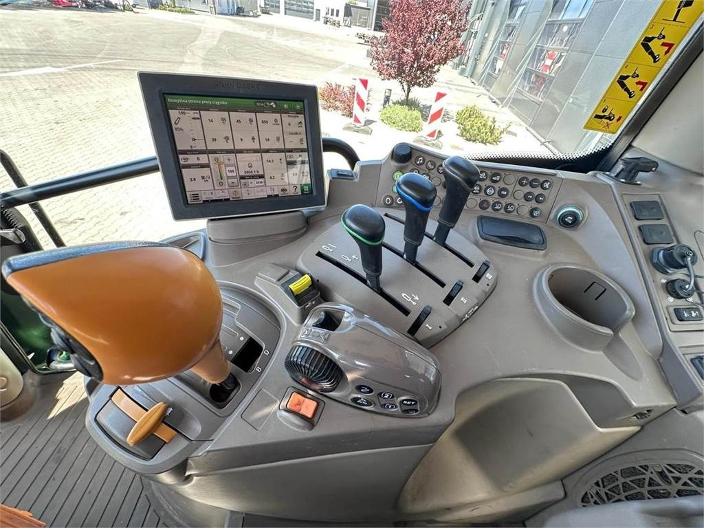 John Deere 6145R - Trator: foto 4 John Deere 6145R - Trator: foto 4
