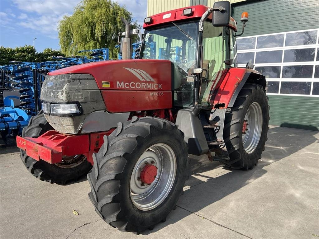 McCormick MTX135 - Trator: foto 1 McCormick MTX135 - Trator: foto 1