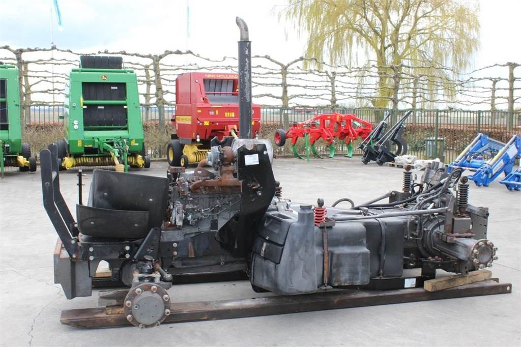 Renault Ares 626RZ - Trator: foto 1 Renault Ares 626RZ - Trator: foto 1