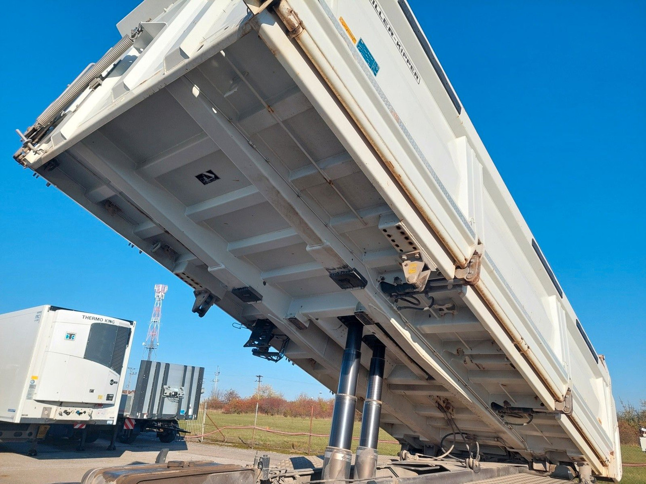 Iveco AD340X480 X-Way Bordmatic Meiller 8x4 - Camião basculante: foto 5 Iveco AD340X480 X-Way Bordmatic Meiller 8x4 - Camião basculante: foto 5