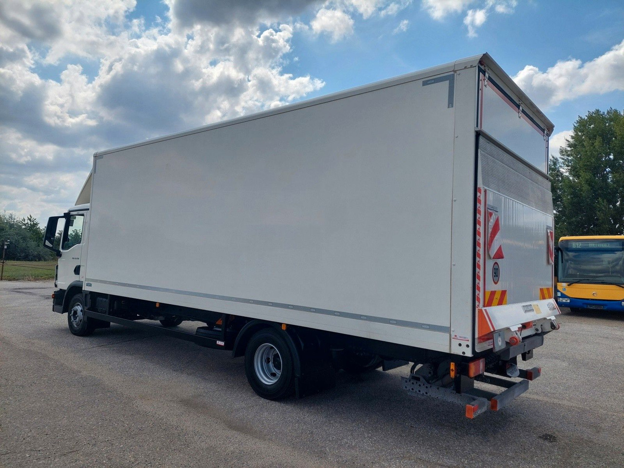 MAN TGL 12.250 BL CH 4x2 LBW 17 Palleten - Camião furgão: foto 3 MAN TGL 12.250 BL CH 4x2 LBW 17 Palleten - Camião furgão: foto 3
