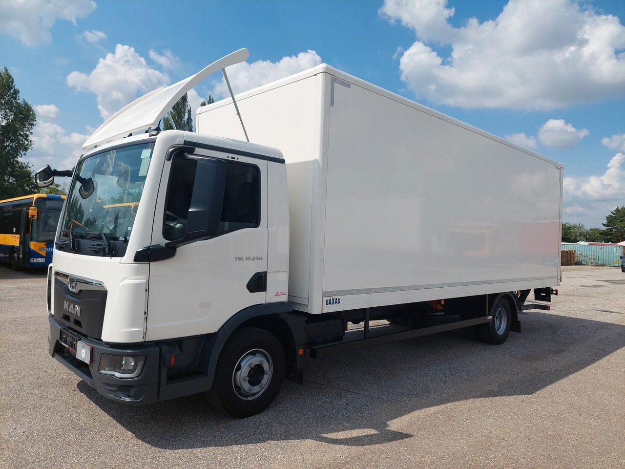 MAN TGL 12.250 BL CH 4x2 LBW 17 Palleten - Camião furgão: foto 1 MAN TGL 12.250 BL CH 4x2 LBW 17 Palleten - Camião furgão: foto 1