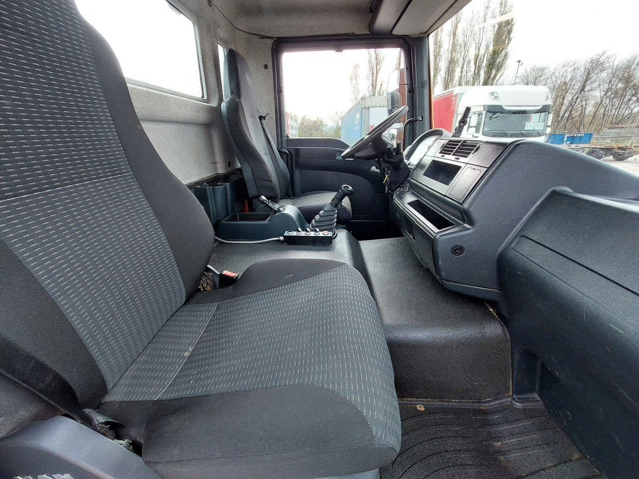 Camião polibenne MAN TGM 18.290 4X2 BB: foto 20 Camião polibenne MAN TGM 18.290 4X2 BB: foto 20