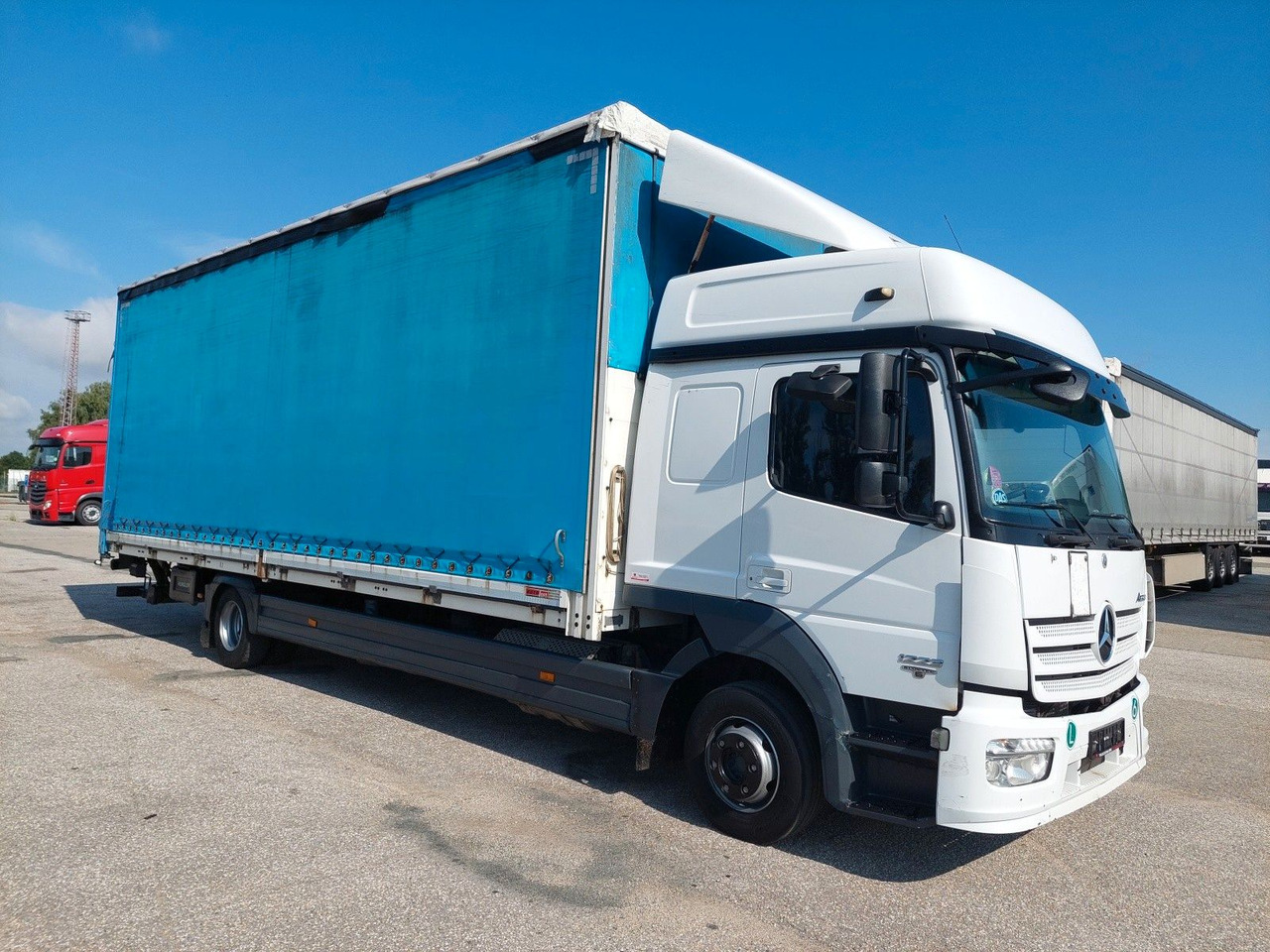 Mercedes-Benz Atego 1223 L/NR - Camião de lona: foto 2 Mercedes-Benz Atego 1223 L/NR - Camião de lona: foto 2