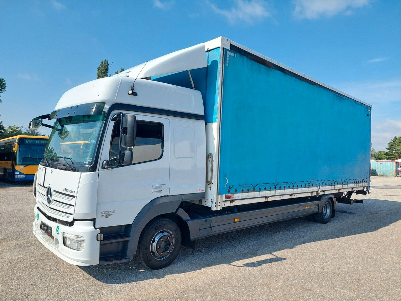 Mercedes-Benz Atego 1223 L/NR - Camião de lona: foto 1 Mercedes-Benz Atego 1223 L/NR - Camião de lona: foto 1
