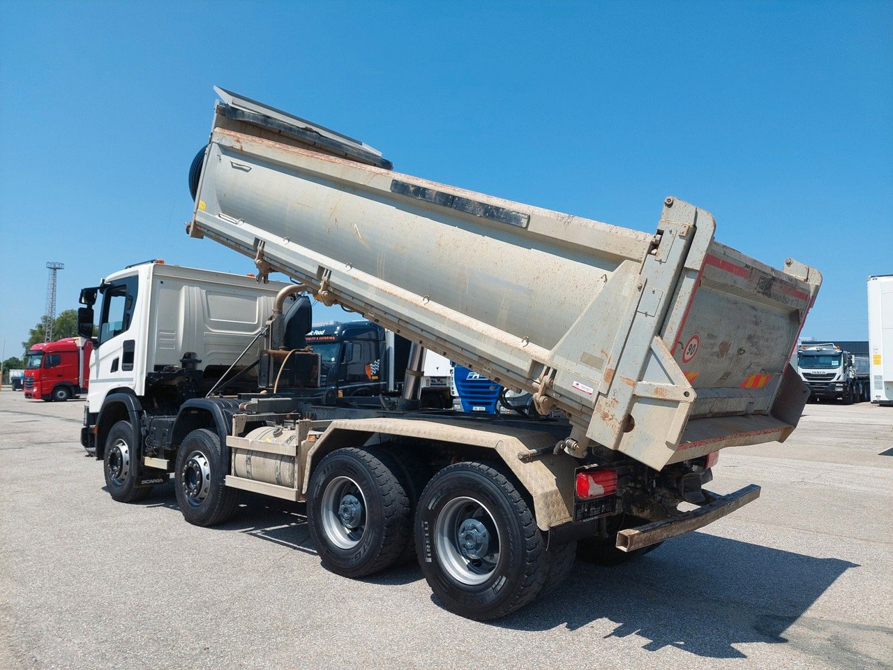 Scania G 450 B8X4HZ 8x4 Bordmatik - Camião basculante: foto 3 Scania G 450 B8X4HZ 8x4 Bordmatik - Camião basculante: foto 3