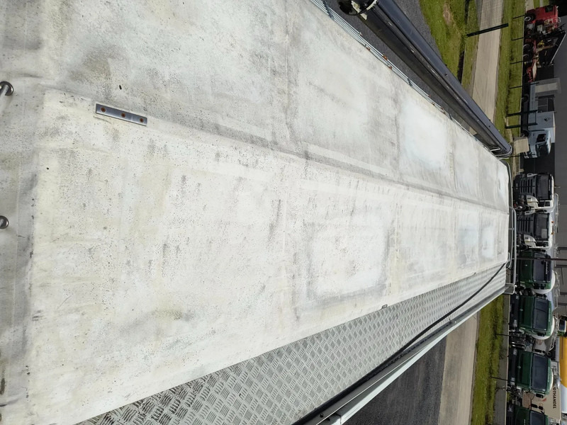 Camião cisterna para transporte de alimentos MAN TGS 33.440 ECOVRAC 8X4 - RETARDER: foto 16 Camião cisterna para transporte de alimentos MAN TGS 33.440 ECOVRAC 8X4 - RETARDER: foto 16