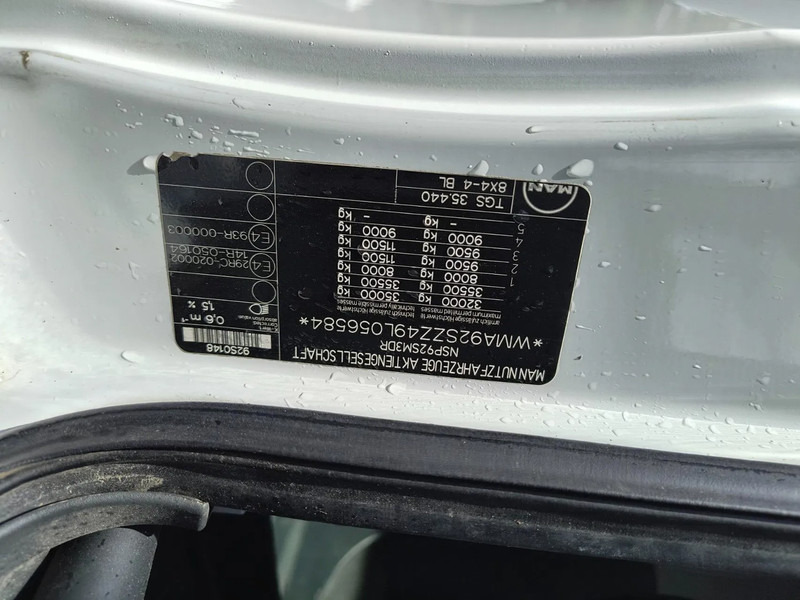Camião cisterna para transporte de alimentos MAN TGS 33.440 ECOVRAC 8X4 - RETARDER: foto 18 Camião cisterna para transporte de alimentos MAN TGS 33.440 ECOVRAC 8X4 - RETARDER: foto 18
