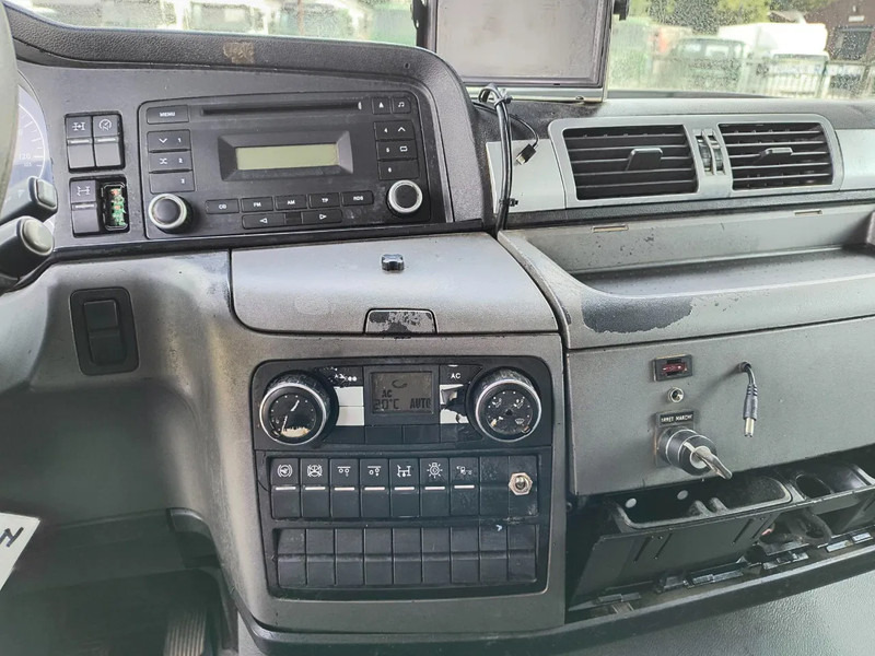 Camião cisterna para transporte de alimentos MAN TGS 33.440 ECOVRAC 8X4 - RETARDER: foto 11 Camião cisterna para transporte de alimentos MAN TGS 33.440 ECOVRAC 8X4 - RETARDER: foto 11