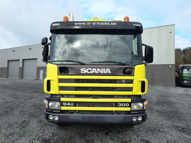 Scania 94 G.300 6X2 FOODBULK SILO - 8 COMP. - STEERING AXLE - Camião cisterna: foto 2 Scania 94 G.300 6X2 FOODBULK SILO - 8 COMP. - STEERING AXLE - Camião cisterna: foto 2