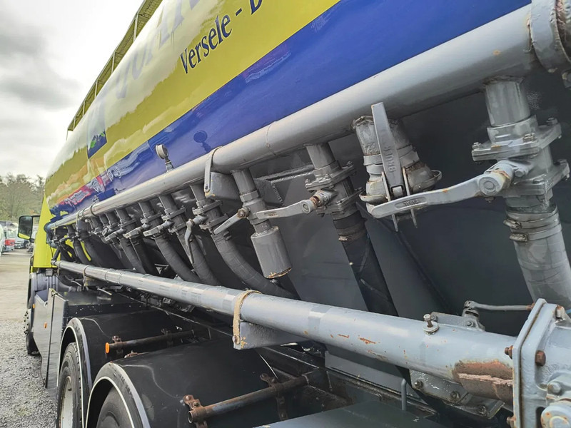 Locação financeira de Scania 94 G.300 6X2 FOODBULK SILO - 8 COMP. - STEERING AXLE Scania 94 G.300 6X2 FOODBULK SILO - 8 COMP. - STEERING AXLE: foto 14