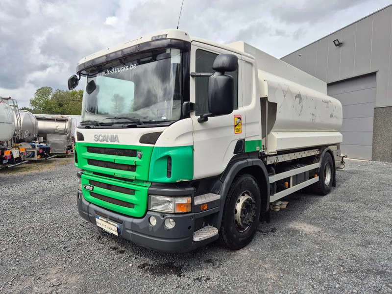 Scania P280 FUEL / CARBURANT 14000L - 5 COMP - RETARDER - Camião cisterna: foto 1 Scania P280 FUEL / CARBURANT 14000L - 5 COMP - RETARDER - Camião cisterna: foto 1