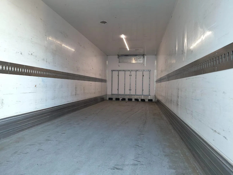 Camião furgão Volvo FM 370 INSULATED BOX - LIFT/STEERING AXLE - BICOOL AIRCO: foto 14