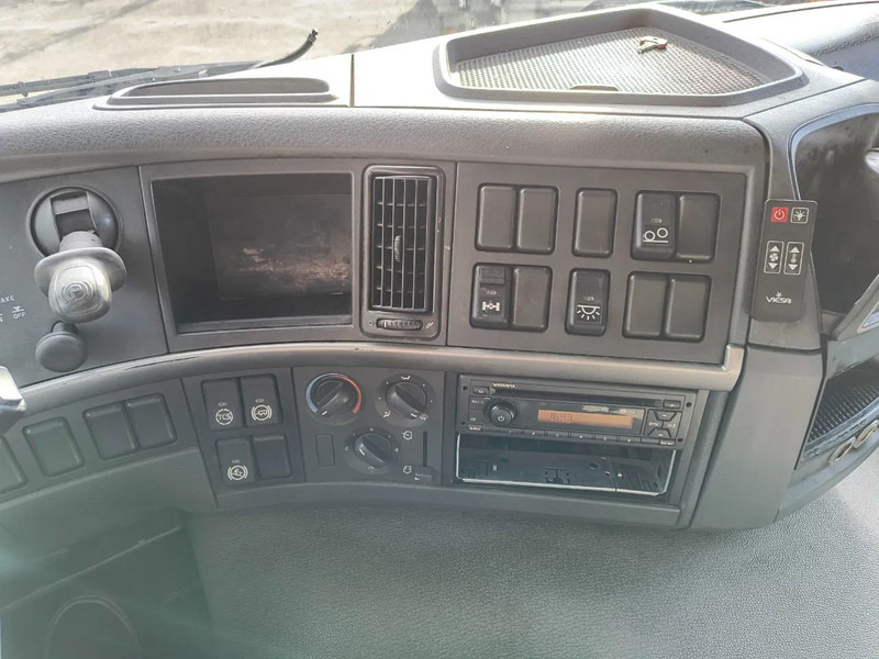 Camião furgão Volvo FM 370 INSULATED BOX - LIFT/STEERING AXLE - BICOOL AIRCO: foto 11